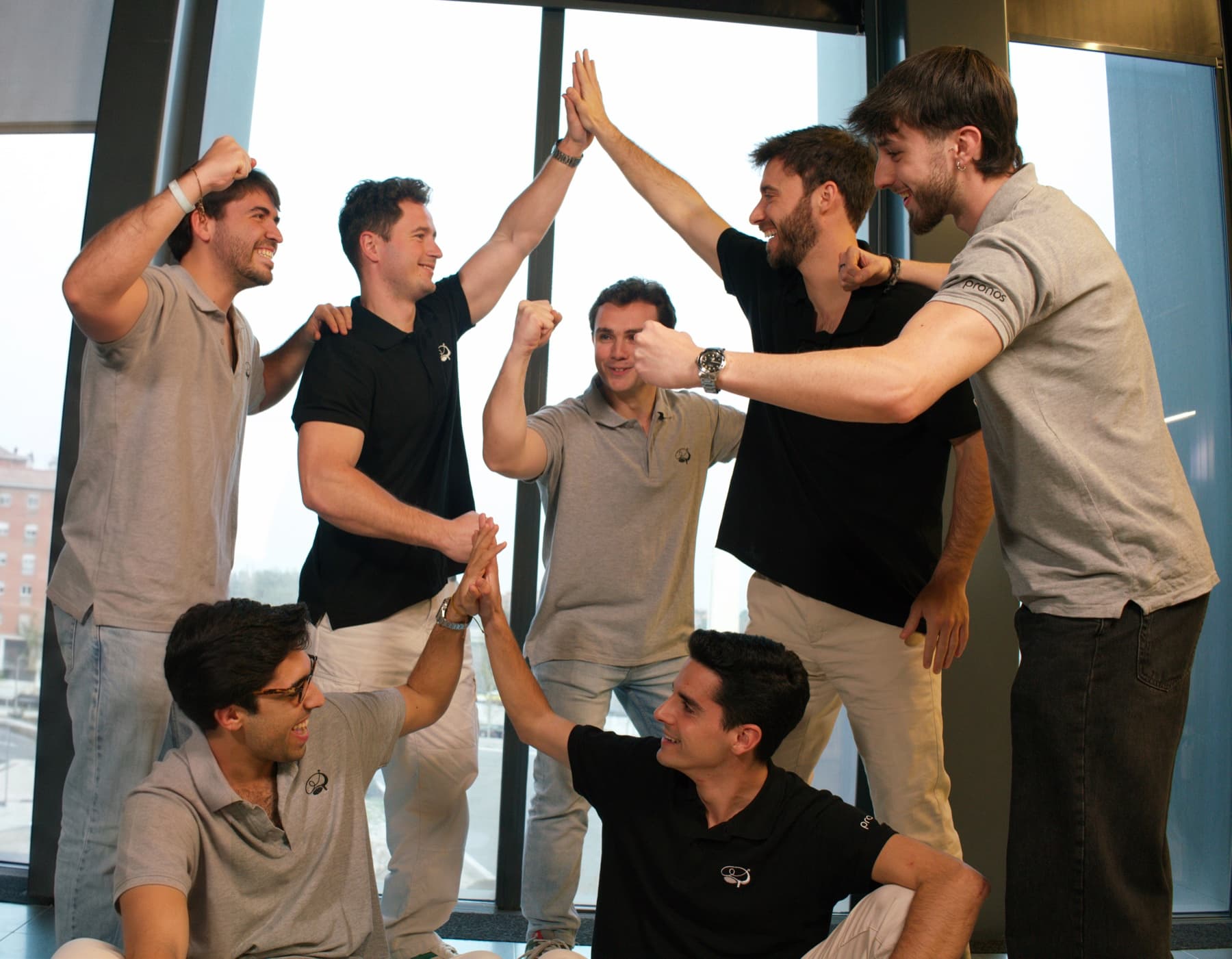 El equipo de Pronos en la oficina